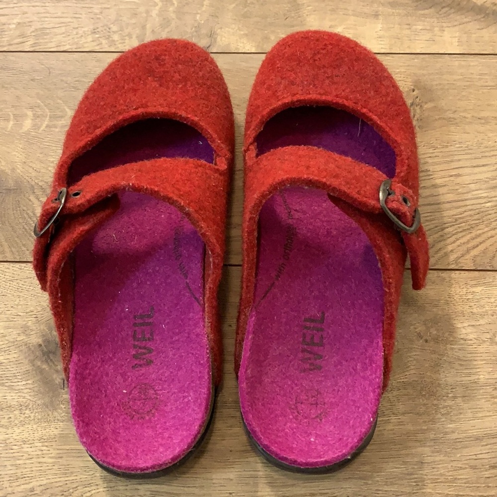 Dr.Weil slip on wool shoes.